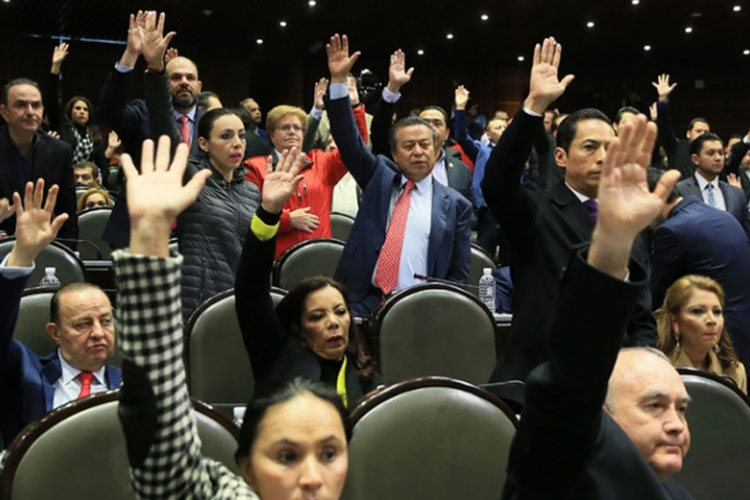 Dan licencia a otros 22 ‘chapulines’