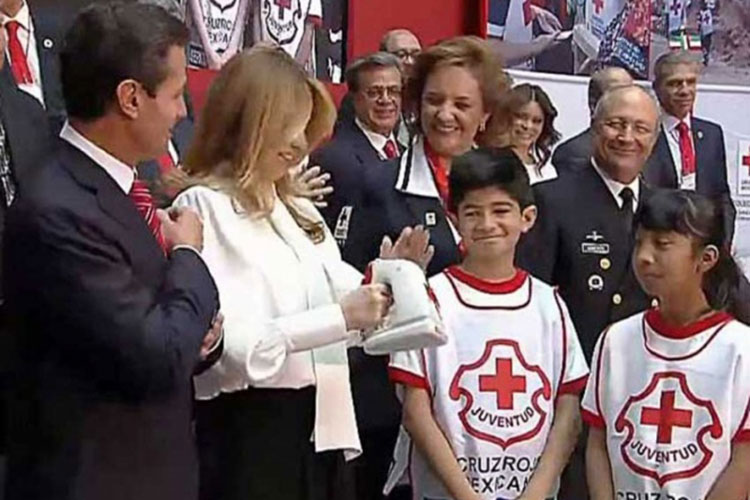 Peña Nieto da inicio a la Colecta Nacional de la Cruz Roja