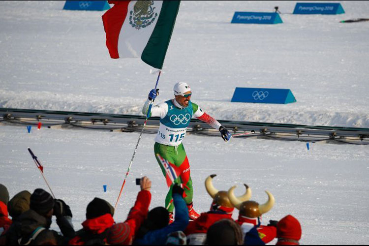 Esquiador mexicano cautiva en Juegos de Invierno