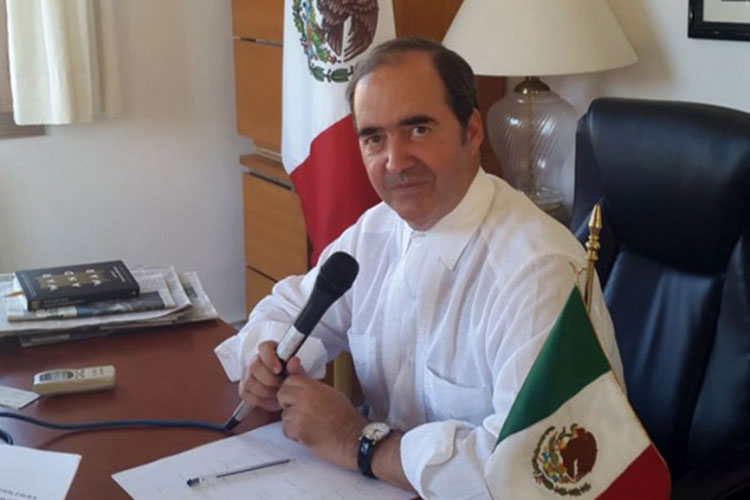 EPN propone a José González Mijares como embajador ante Jamaica y Bahamas