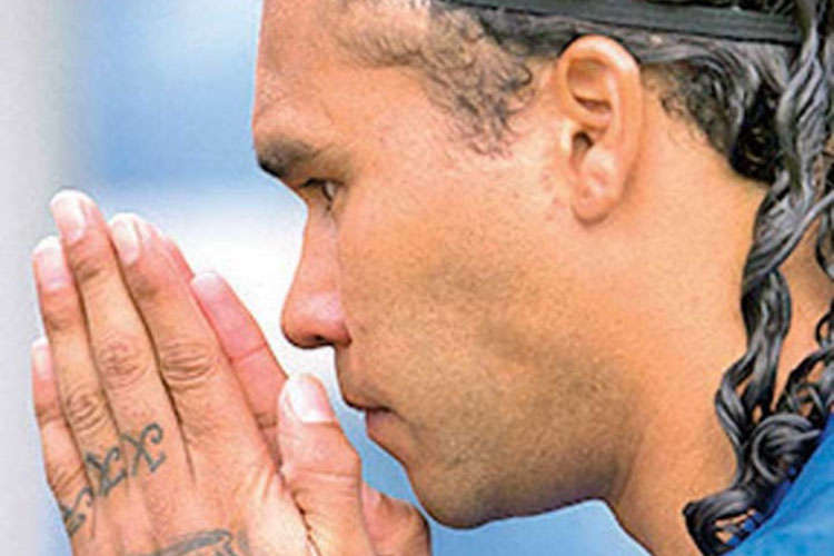 Carlos Gullit Peña estará fuera dos semanas