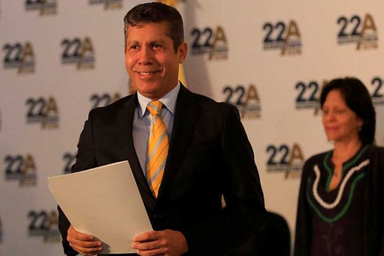 Oposición venezolana censura candidatura presidencial de exchavista