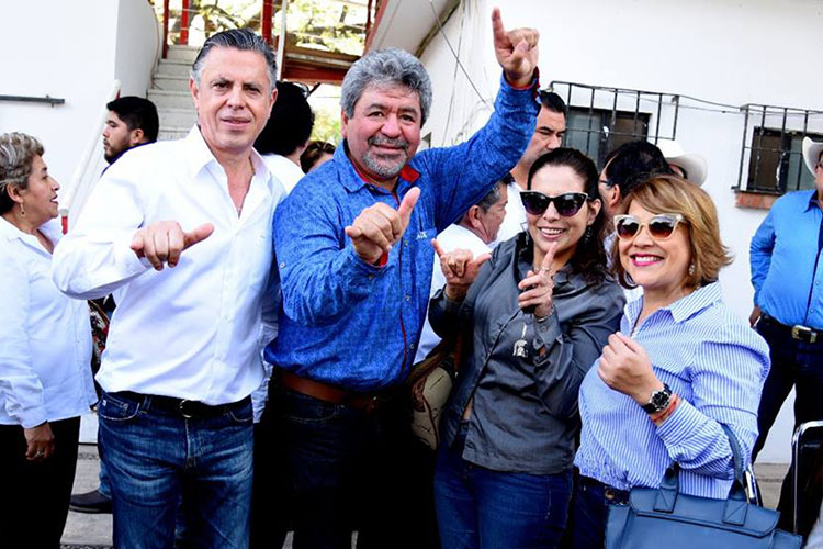 “Nos pidieron lo más sencillo y…” Chucho llegó con la fiesta