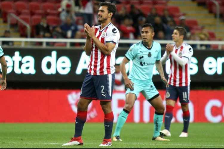 Alanís confirma que se va de Chivas al terminar el torneo