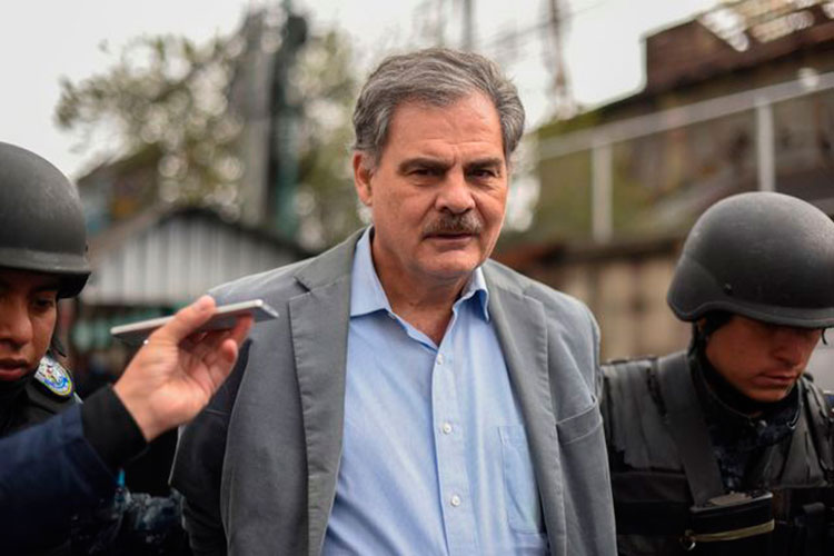 Detienen al presidente de Oxfam en redada anticorrupción