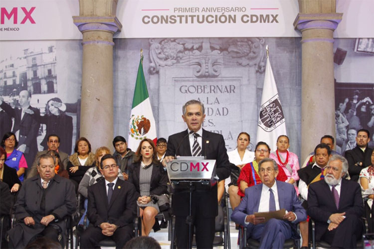 Cárdenas y Mancera se pronuncian por una nueva Constitución federal