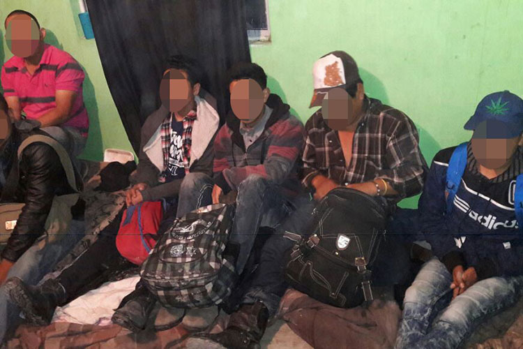 Aseguran 44 migrantes antes de cruzar a EU