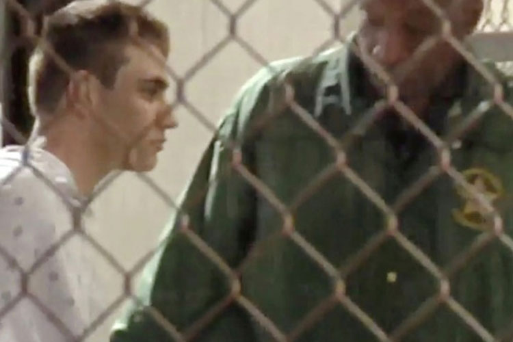 Acusado de tiroteo en Florida afronta 17 cargos de homicidio