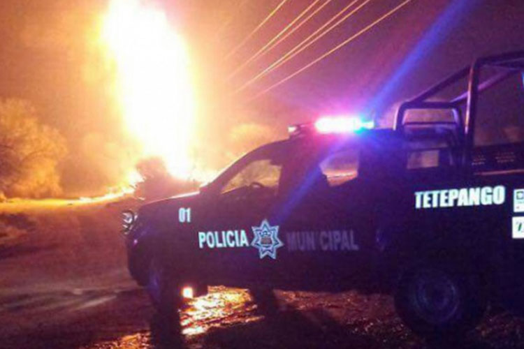 Incendio en toma clandestina en Hidalgo