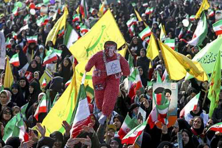 Cientos de miles de iraníes conmemoran la Revolución Islámica