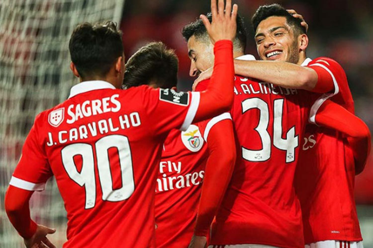 Raúl Jiménez sella la goleada del Benfica