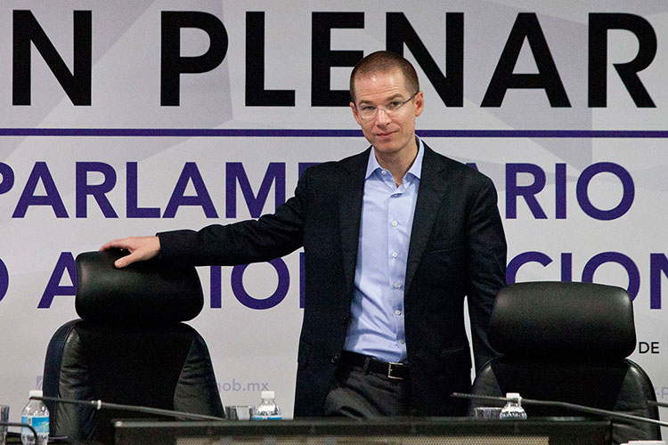 Reta Anaya a que la autoridad lo llame a comparecer