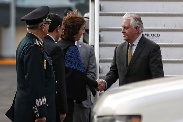 Llega Tillerson a México para encuentro con Peña y Videgaray