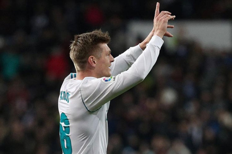 Kroos sufre un esguince de ligamento en la rodilla