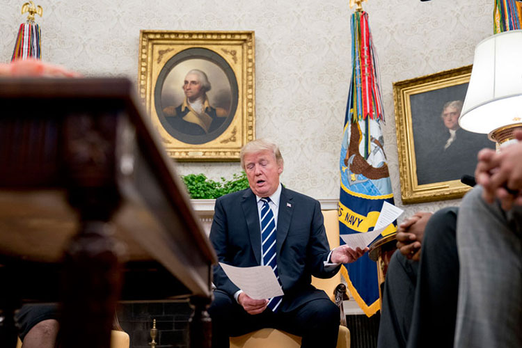 Aprobará Trump publicar memo objetado por el FBI