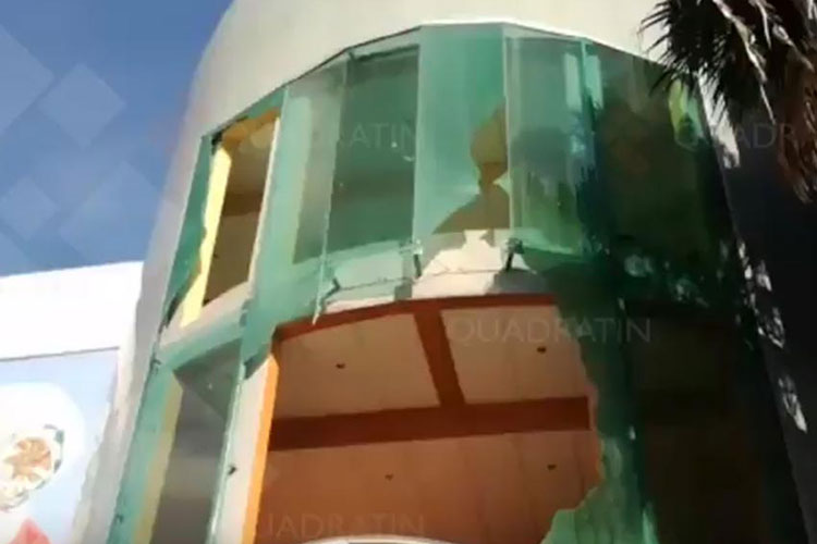 Maestros de la CETEG vandalizan edificio del SNTE