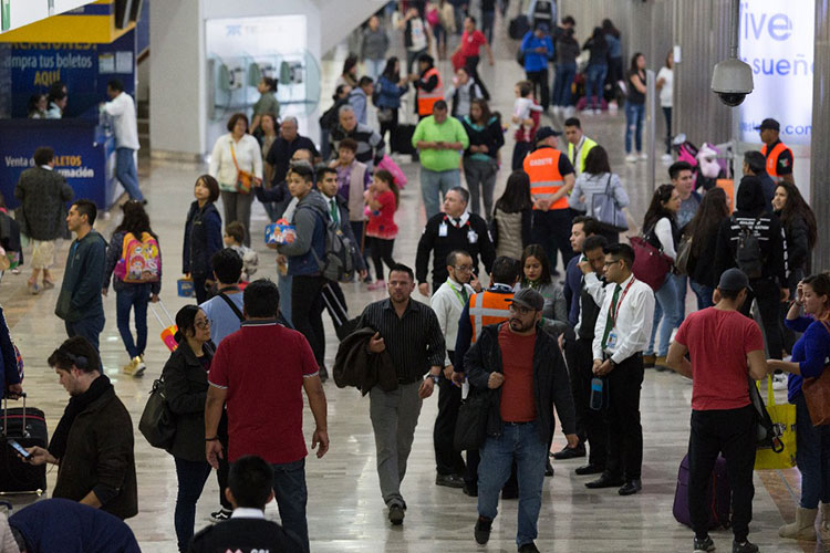 Separa Navarrete Prida a subdelegado del INM en el AICM