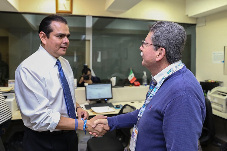 Recorre Enrique Rivas dependencias municipales