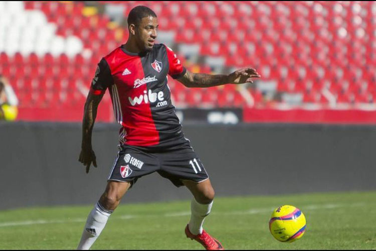 Refuerzos cuestionables con los Zorros