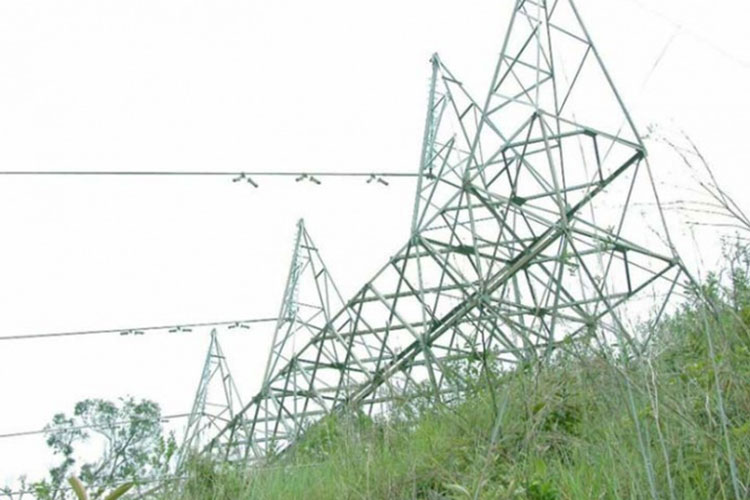 Ataque de disidentes de las FARC causa apagón en Colombia