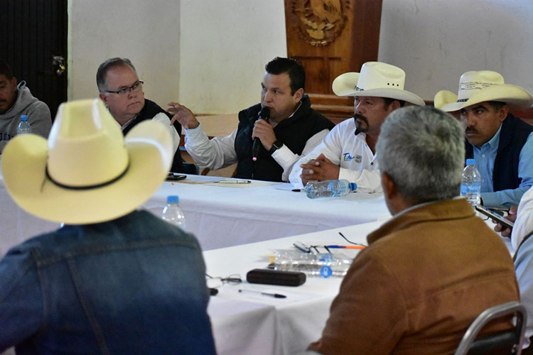 Gobierno del Estado da respuestas a productores del Altiplano