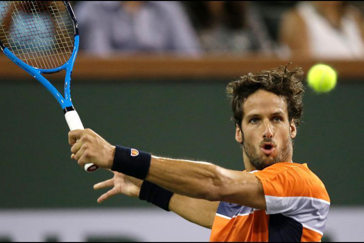 Carla Suárez y Feliciano López avanzan en Indian Wells