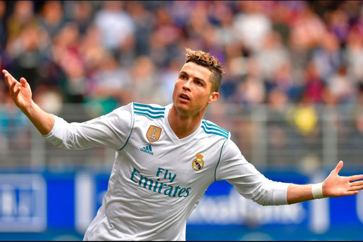 Cristiano anota doblete y Real Madrid gana en Eibar