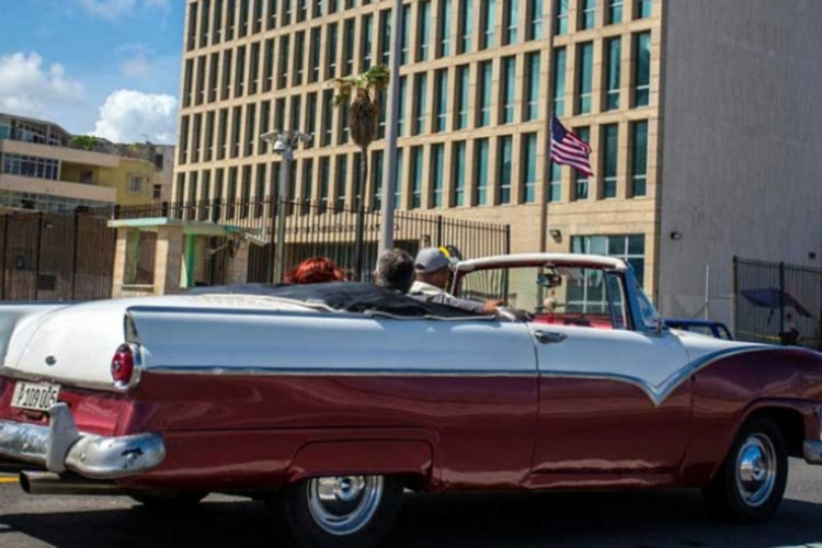 Ratifica EU reducciones de personal de su embajada en Cuba