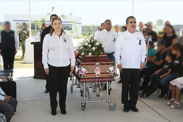 Despiden a Policía Estatal muerta en enfrentamiento