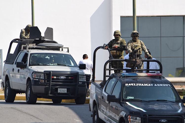 “No somos iguales”, Cabeza de Vaca a interino de NL