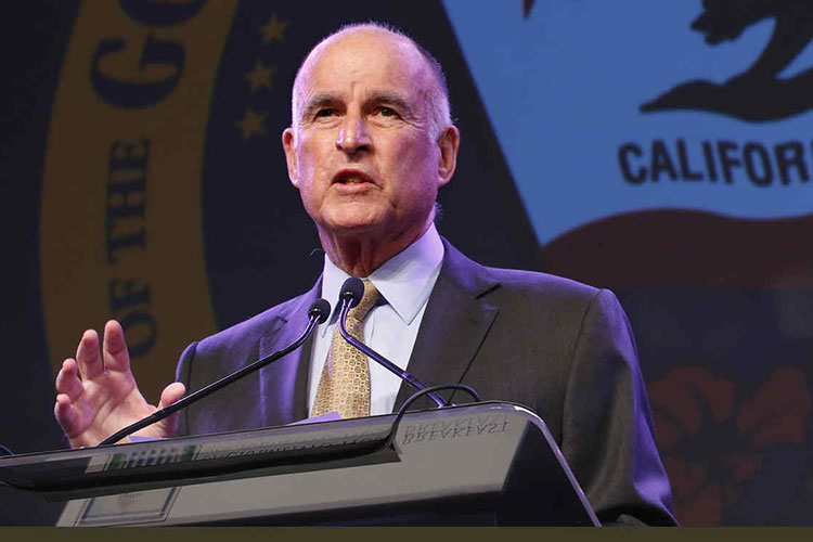 Emiten 56 indultos y favorecen a cinco inmigrantes en California