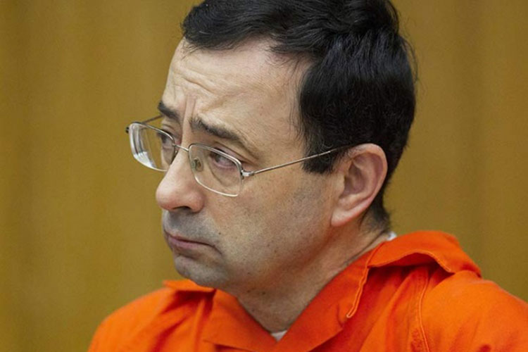 Encuentran fotos de estudiantes desnudas a supervisor de Nassar