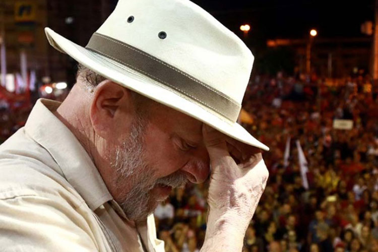 Corte rechaza recursos de Lula y queda a un paso de la cárcel