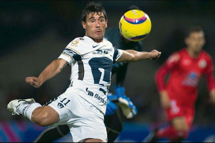 Pumas golea a Lobos BUAP; León elimina a Celaya