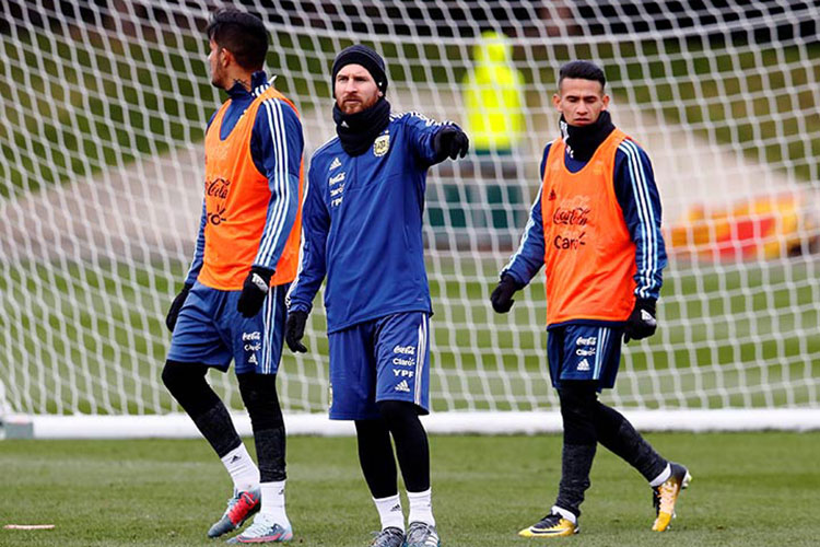 Messi ya se entrena con Argentina