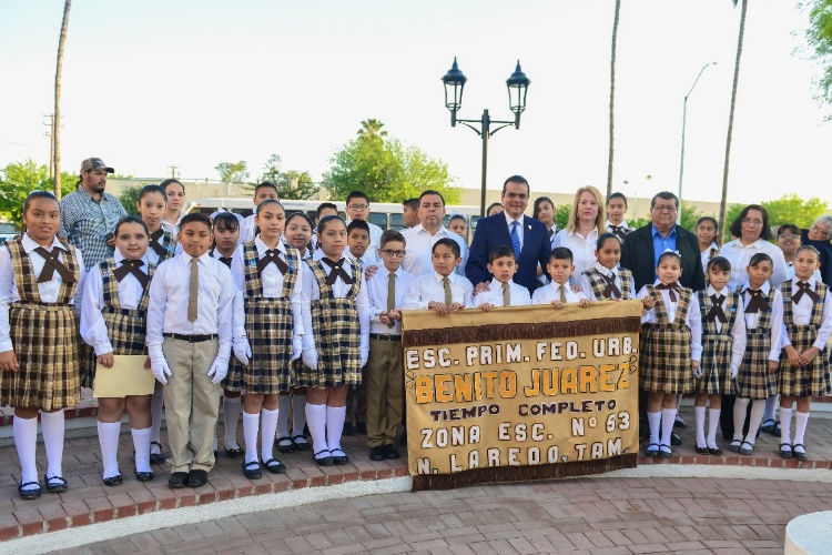 Conmemoran el 212 natalicio de Don Benito Juárez García