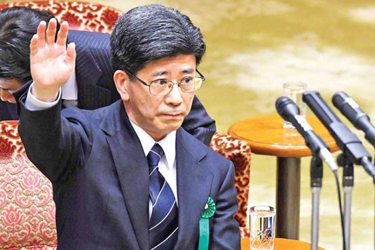 Exfuncionario rechaza que Abe falseara documentos