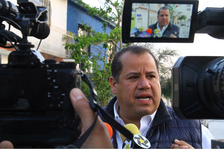 Confirma Almaraz ir por la reelección en Victoria