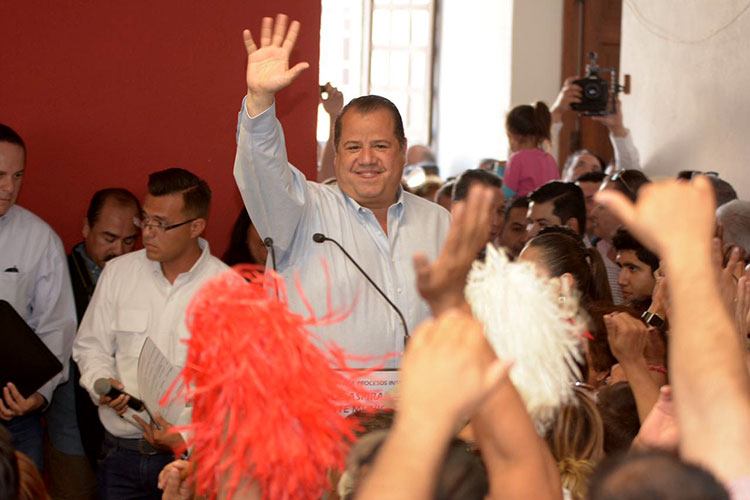 Almaraz con ‘espacio’ legal para solicitar licencia