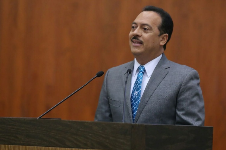 Oscar Martín pide licencia; Va por candidatura del PANAL