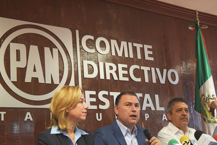 “No somos iguales”, Cabeza de Vaca a interino de NL