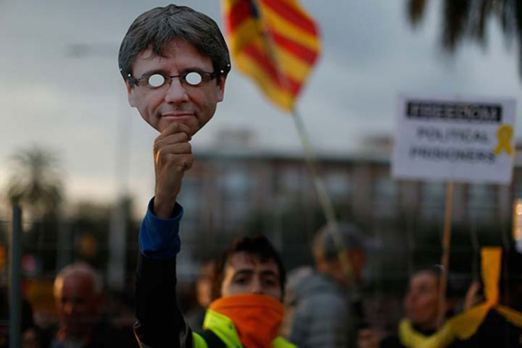 Justicia alemana pide tiempo para decidir sobre Puigdemont