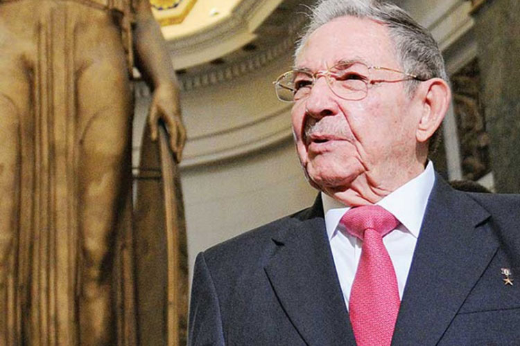 Partido Comunista admite errores en la economía de Cuba