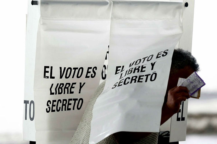 Tendrá INE 39 mil funcionarios de casillas contando votos