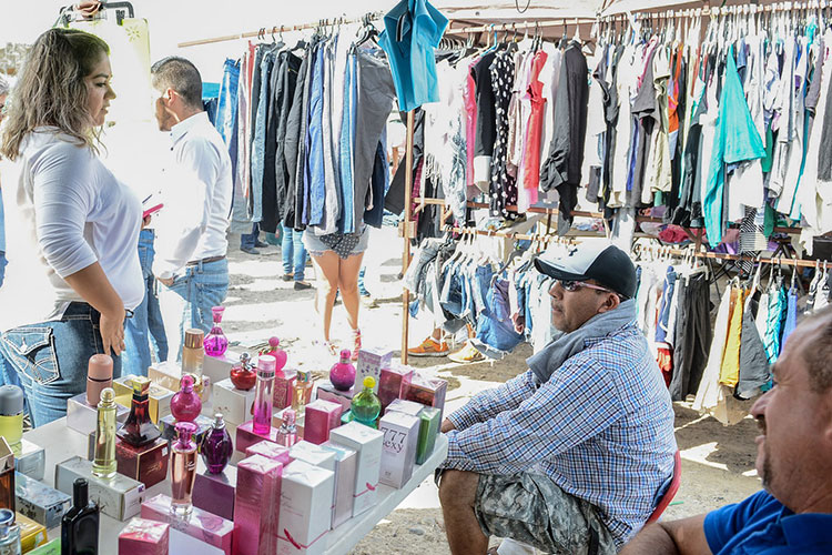 Exhortan a comerciantes a renovar permiso trimestral