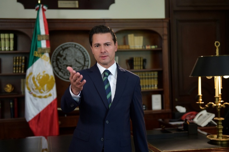 Diálogo serio, pide Peña a Trump
