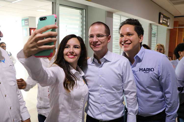 Festeja cumpleaños en campaña de Ricardo Anaya
