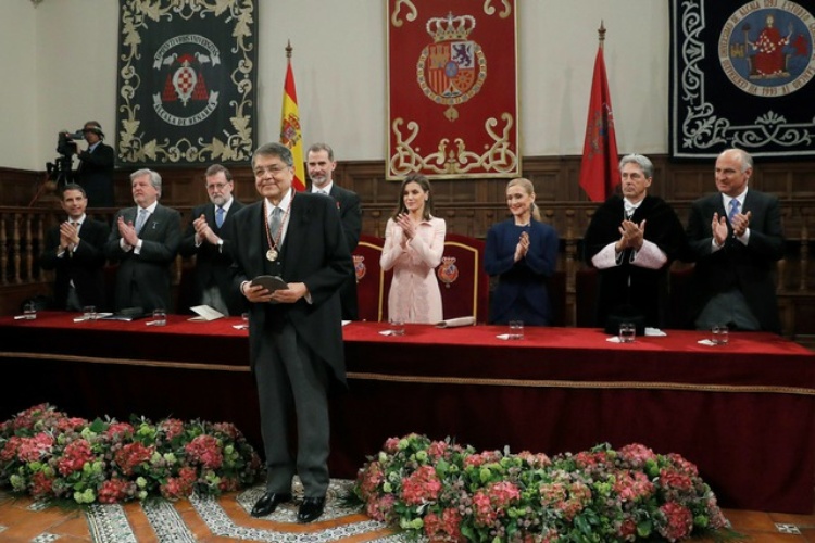 Sergio Ramírez recibe “Premio Cervantes” y pide por Nicaragua