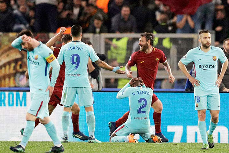 Brutal reacción de la Roma; Barcelona, un desastre