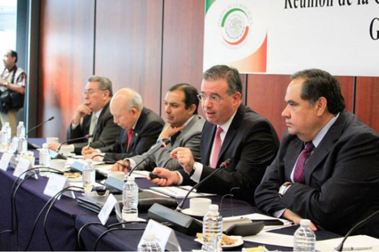 México listo ante embates por elecciones y TLCAN: Banxico